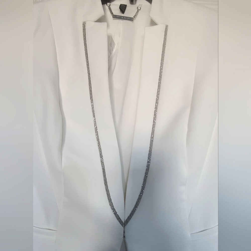 Blazer - Picture 2 of 5